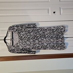 Ann Taylor size M black and white sweater dress